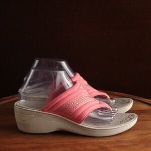 BZees Sandals WMS SZ 9M Pink Dazzle Me Thong Wedge Comfort Coastal Beach Shoes